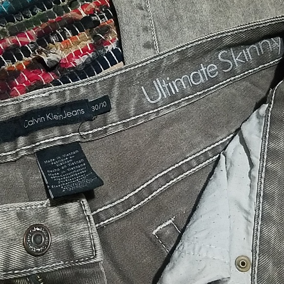 Faded Calvin Klein Jeans - Picture 3 of 4